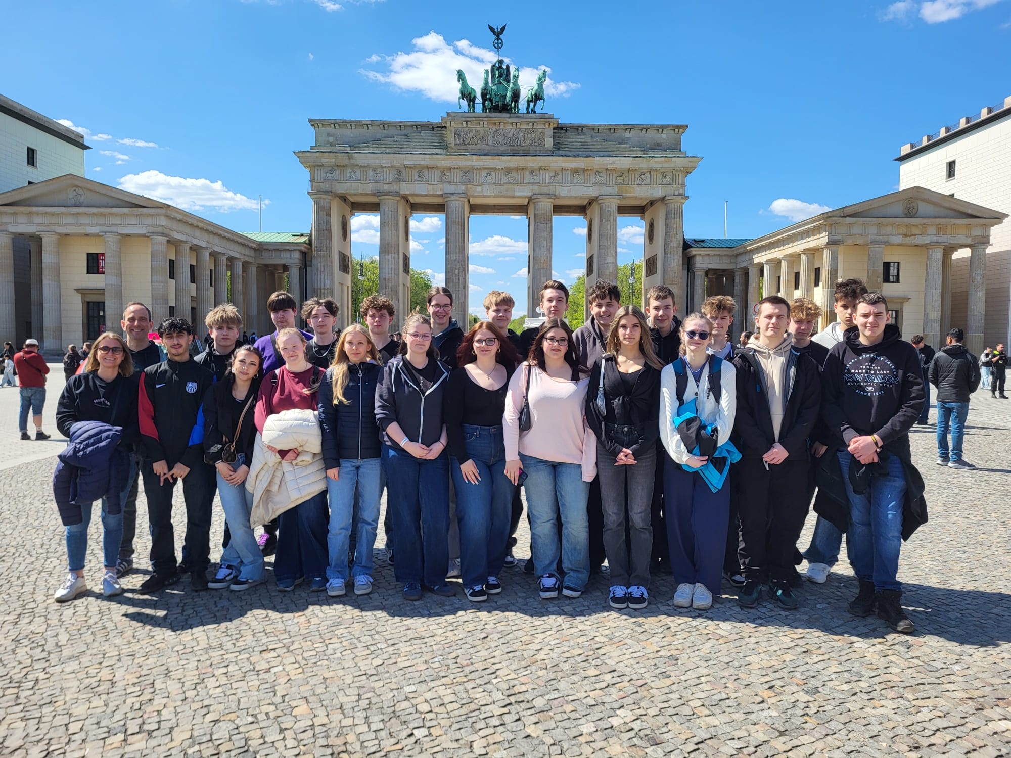 Mehr über den Artikel erfahren Bundestagsbesuch in Berlin