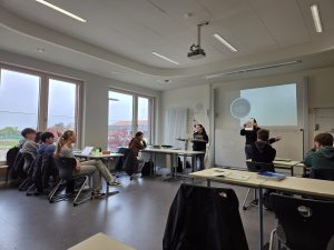 Mehr über den Artikel erfahren Oberstufe erleben – Die Herman-Nohl-Schule zu Gast an der Moli