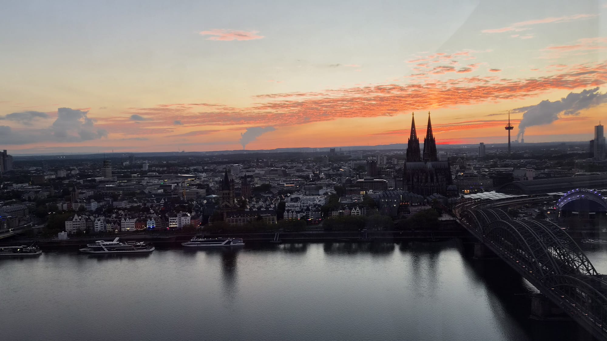 Mehr über den Artikel erfahren Abschlussfahrten der R10a und R10c nach Köln und Amsterdam